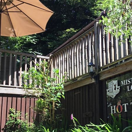 Mistletoe One Luxury Lodge With Hot Tub Windermere Extérieur photo