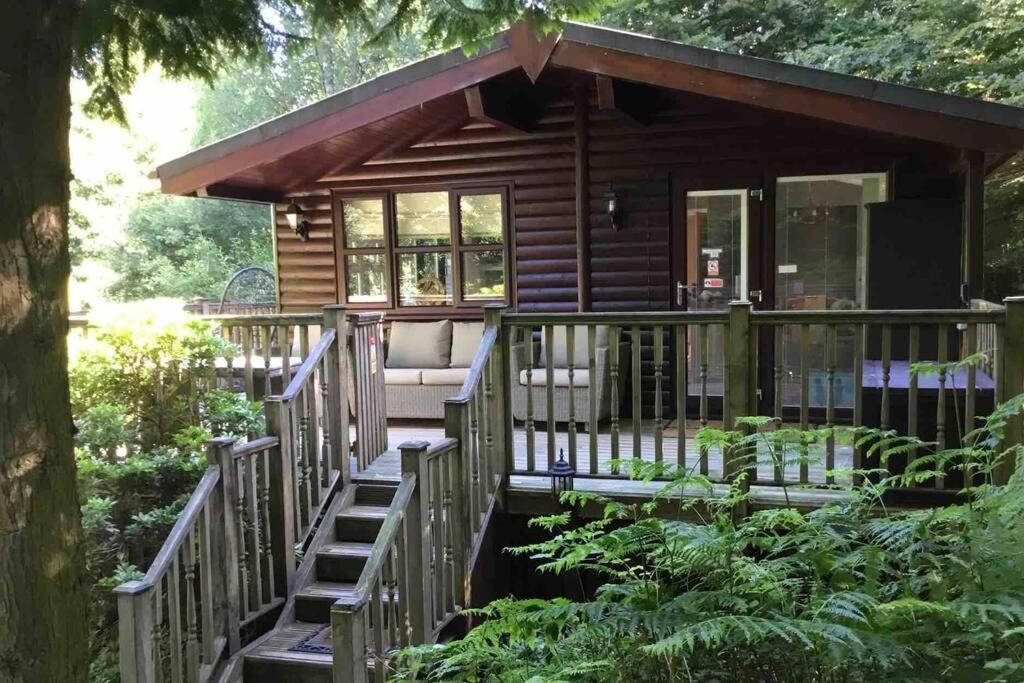 Mistletoe One Luxury Lodge With Hot Tub Windermere Extérieur photo