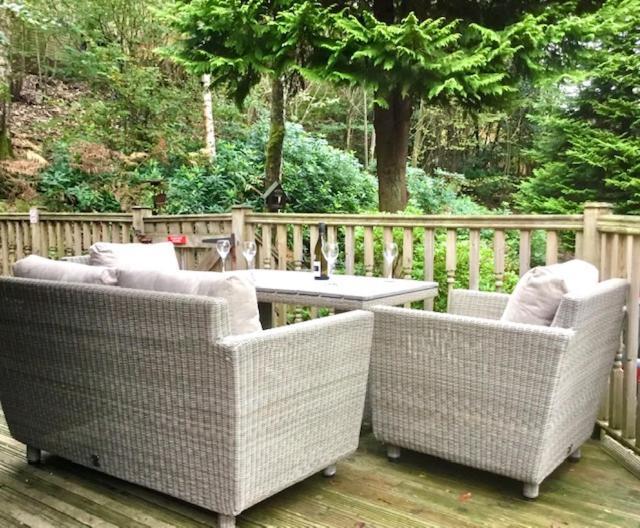 Mistletoe One Luxury Lodge With Hot Tub Windermere Extérieur photo