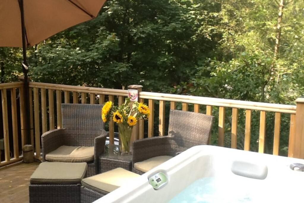 Mistletoe One Luxury Lodge With Hot Tub Windermere Extérieur photo