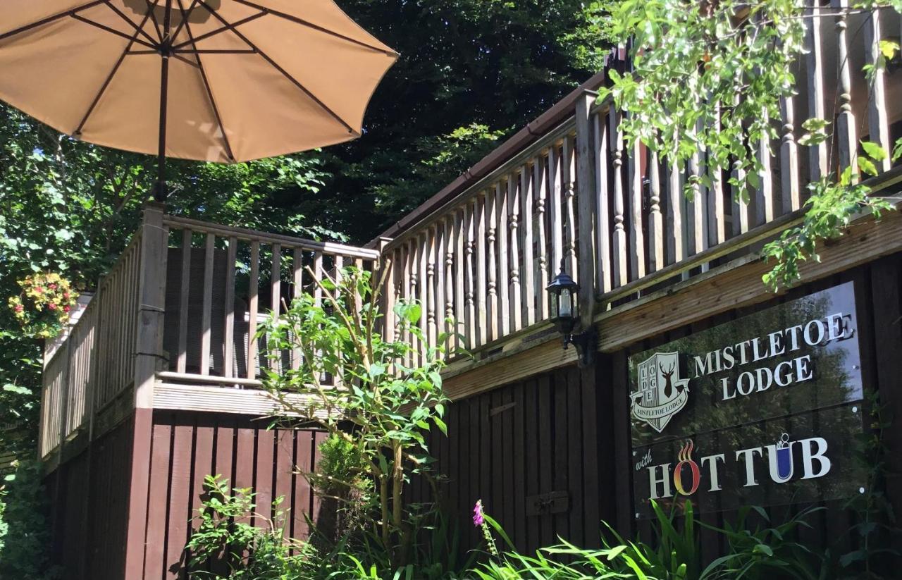 Mistletoe One Luxury Lodge With Hot Tub Windermere Extérieur photo