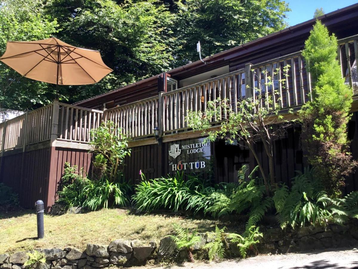 Mistletoe One Luxury Lodge With Hot Tub Windermere Extérieur photo